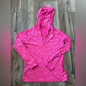 Under Armour Lightweight Tech Hoodie in Space Dyed Hot Pink in Size Medium